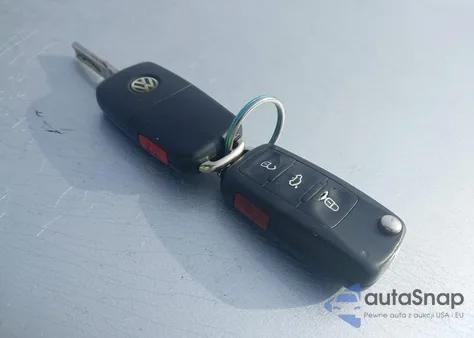 2017 Volkswagen Passat 1.8T R-Line z USA, uszkodzony, nr VIN 1VWDT7A36HC064447